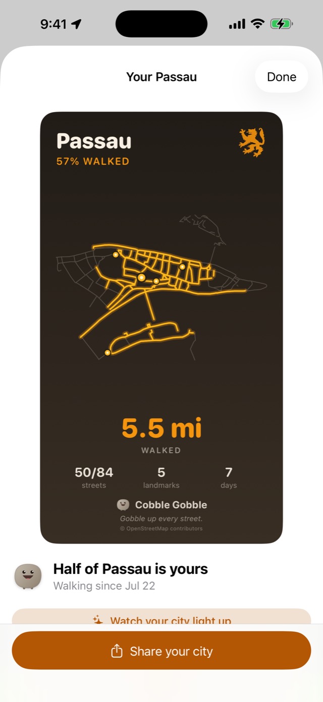 The share card: a gold trace of the streets walked, with the city's coat of arms.